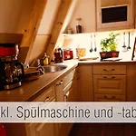 Huette40: Ganze Huette Nah Am Mit Privatem Whirlpool, Sauna. Umzaeunt. *