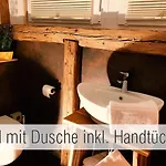 Huette40: Ganze Huette Nah Am Mit Privatem Whirlpool, Sauna. Umzaeunt. Feriehus Waldkirchen