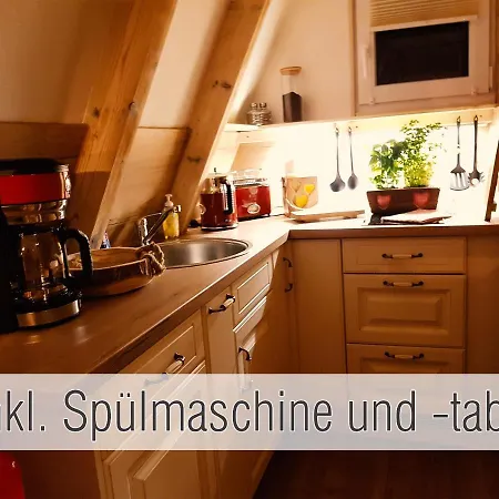 Huette40: Ganze Huette Nah Am Mit Privatem Whirlpool, Sauna. Umzaeunt. *