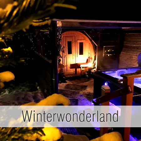 Huette40: Ganze Huette Nah Am Mit Privatem Whirlpool, Sauna. Umzaeunt. Prázdninový dům Waldkirchen